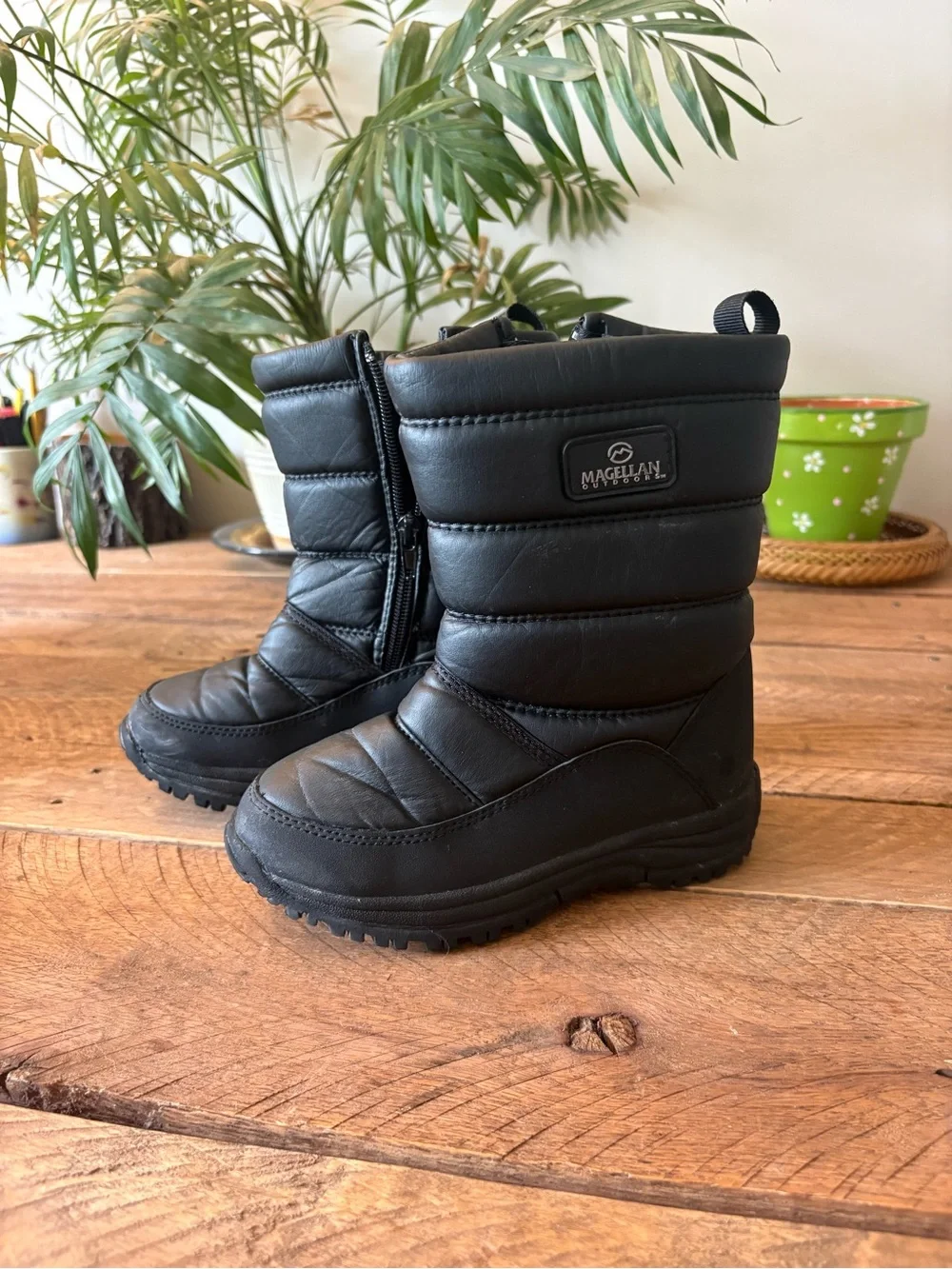 Magellan Outdoors Kids Black Snow Boots